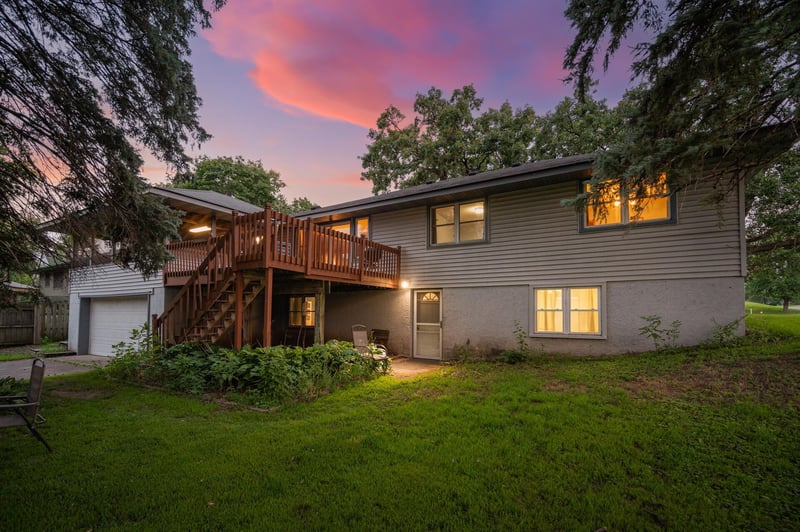 209 Dayton Rd, Champlin, MN 55316