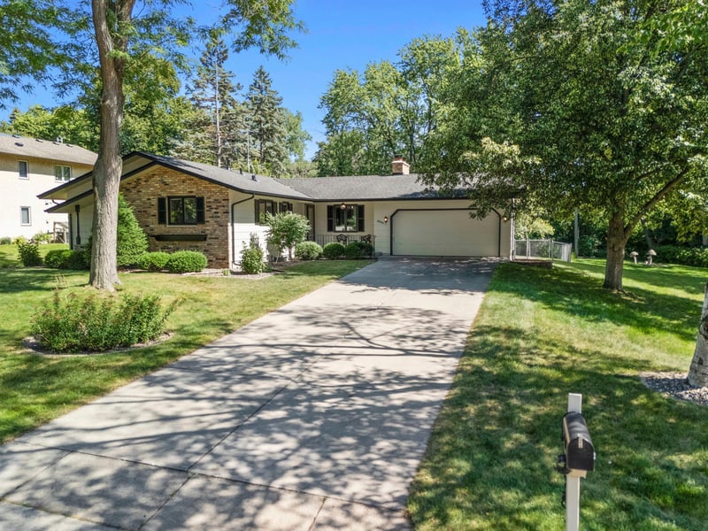 8009 37th Ave N, New Hope, MN 55427