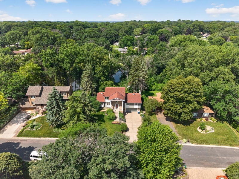 798 Torchwood Dr, New Brighton, MN 55112