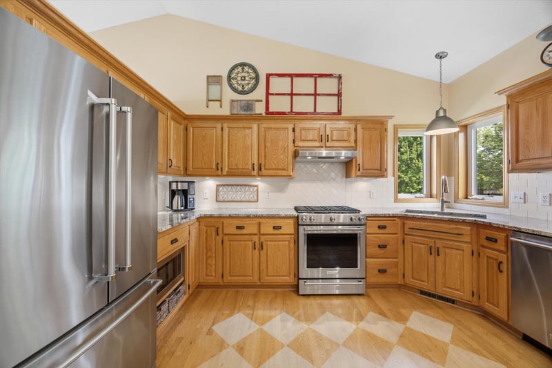 22002 Elm Pw, Rogers, MN 55374