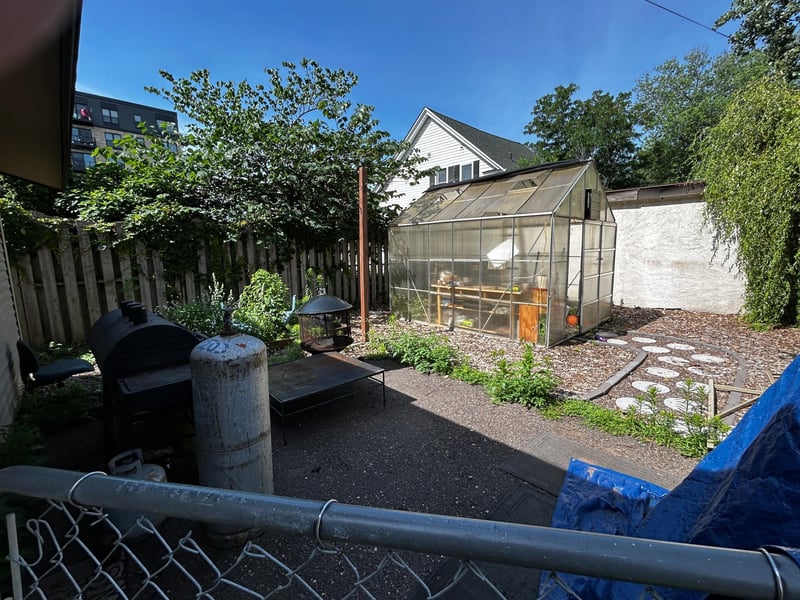 72 Lowry Ave NE, Minneapolis, MN 55418