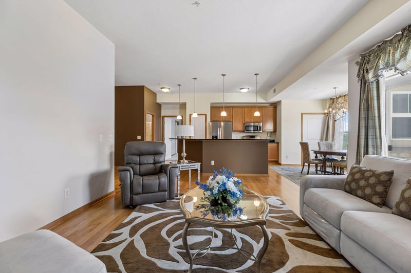 1244 County Road D E #102, Maplewood, MN 55109
