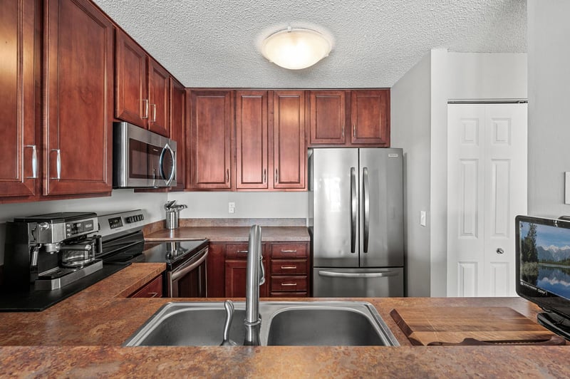 6020 Chasewood Pw #203, Minnetonka, MN 55343