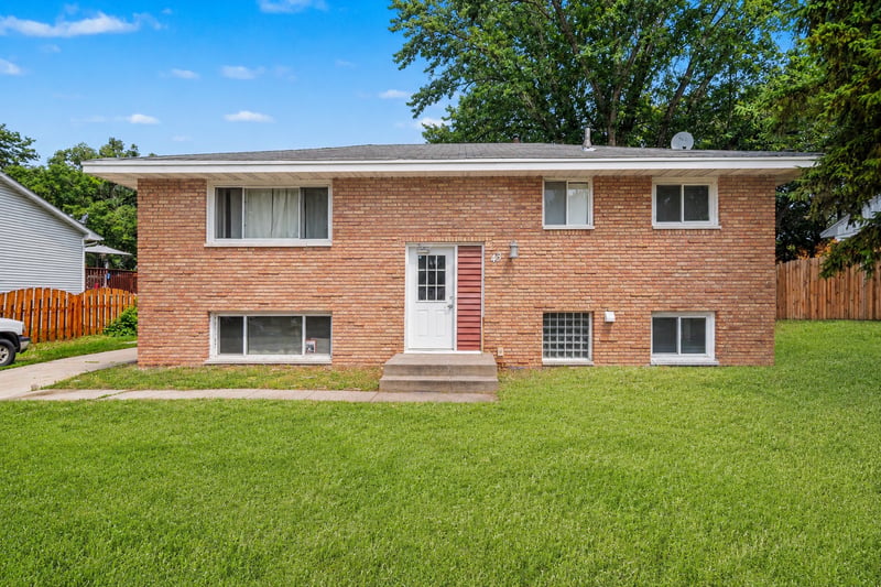 49 91st Ln NE, Blaine, MN 55434