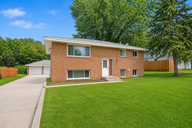 49 91st Ln NE, Blaine, MN 55434