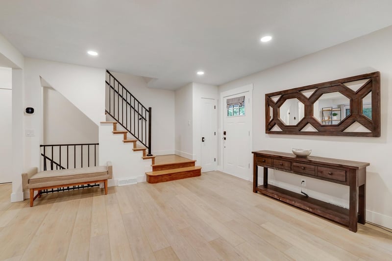 15801 Day Pl, Minnetonka, MN 55345