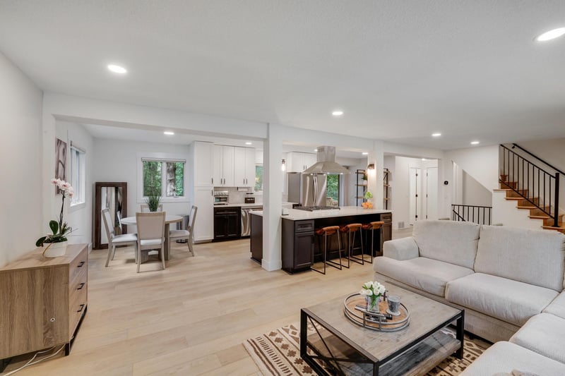 15801 Day Pl, Minnetonka, MN 55345
