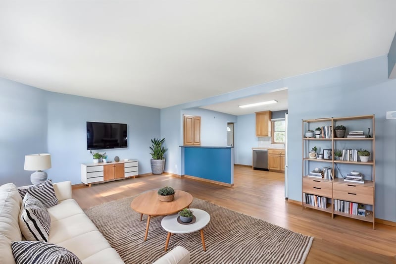 924 Fuller St S, Shakopee, MN 55379