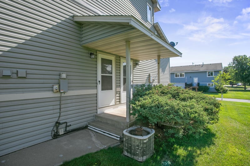 1501 127th Ln NE, Blaine, MN 55449