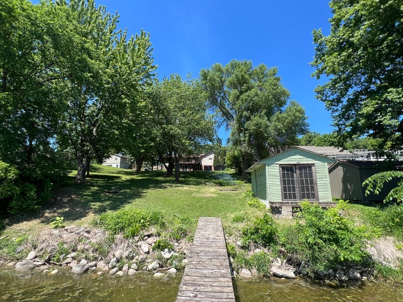 17073 235th Ct, Hutchinson, MN 55350