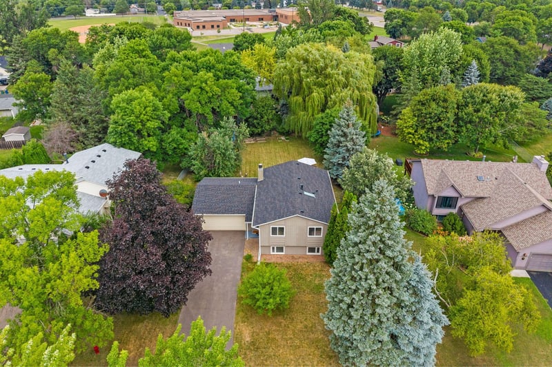 8648 N Zinnia Way, Maple Grove, MN 55369