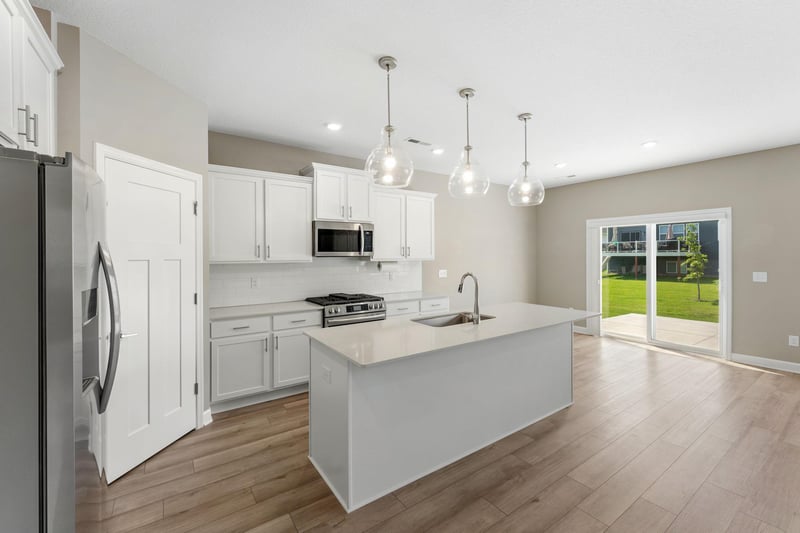7609 Upper 38th St N, Oakdale, MN 55128