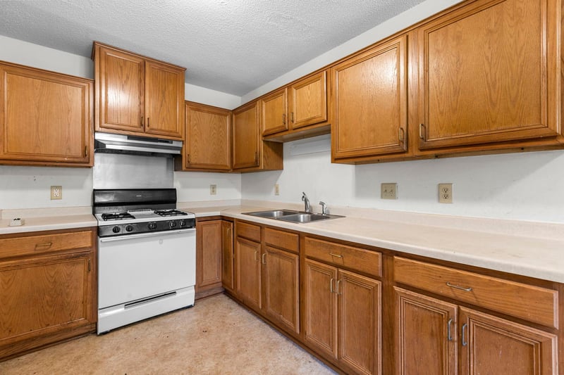16884 Glencoe Ave, Lakeville, MN 55044