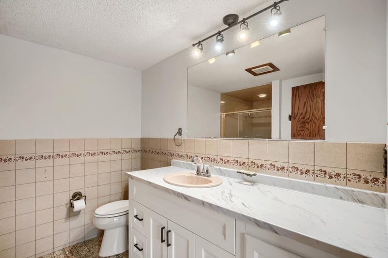 9200 Harkness Ave S, Cottage Grove, MN 55016