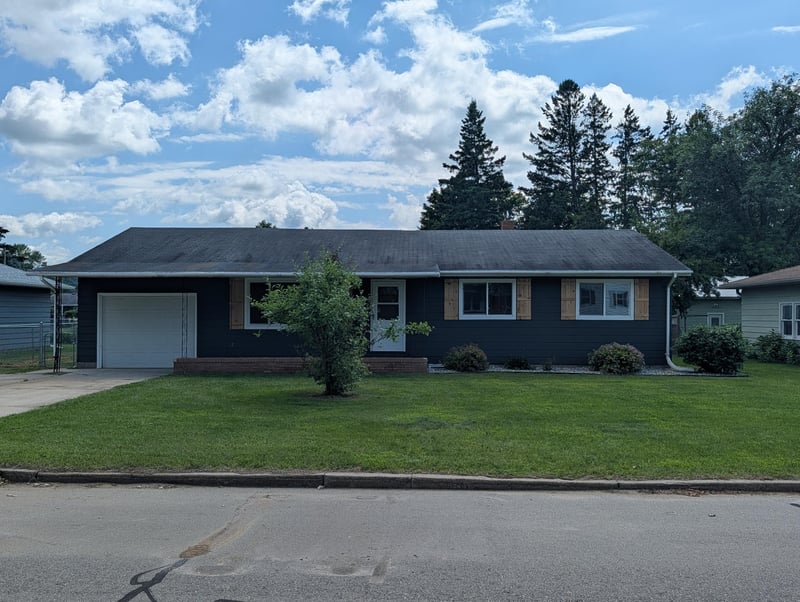 215 Madison Ave SW, Wadena, MN 56482