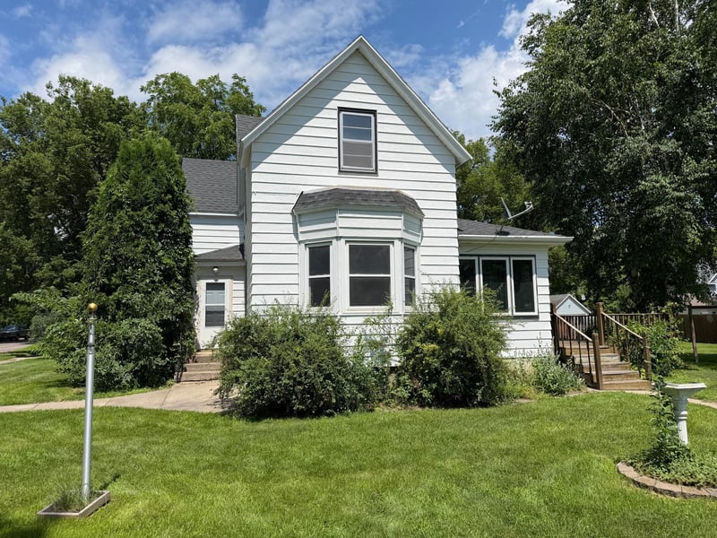 411 16th St S, Benson, MN 56215