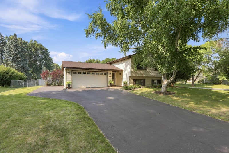 11852 99th Ave N, Maple Grove, MN 55369