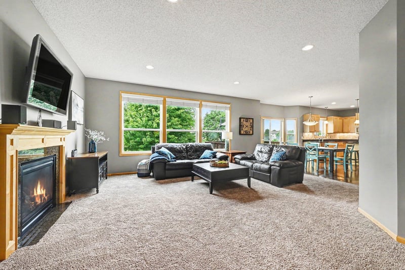 1876 Foothill Trl, Shakopee, MN 55379