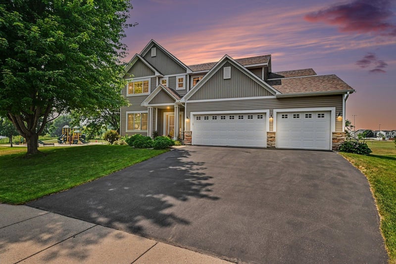 1876 Foothill Trl, Shakopee, MN 55379