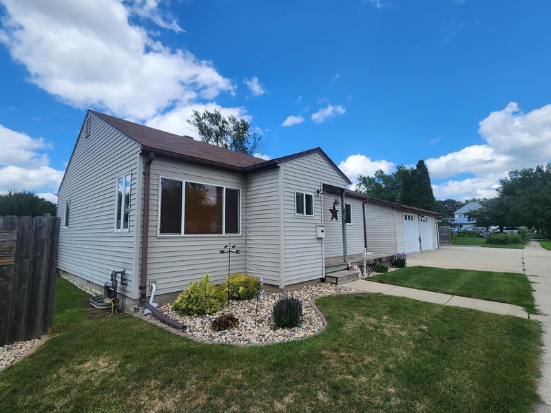 819 2nd St SW, Pipestone, MN 56164