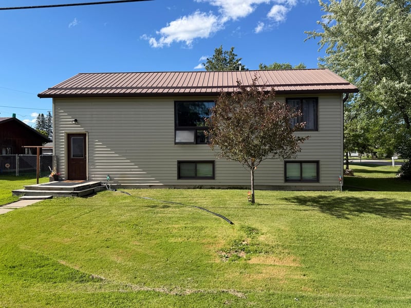 1632 4th Ave E, International Falls, MN 56649
