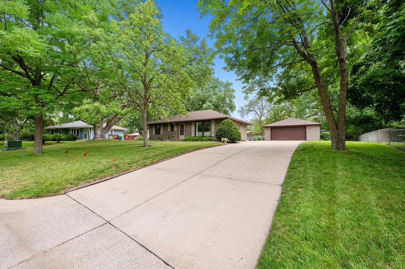 11335 Swallow St NW, Coon Rapids, MN 55433