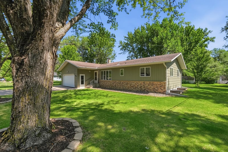 312 S Driftwood St, Royalton, MN 56373