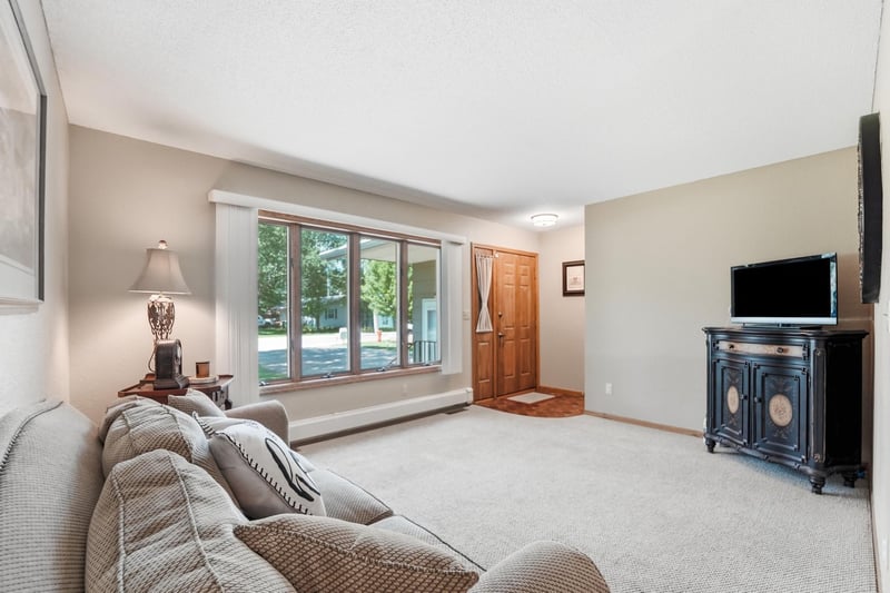 312 S Driftwood St, Royalton, MN 56373