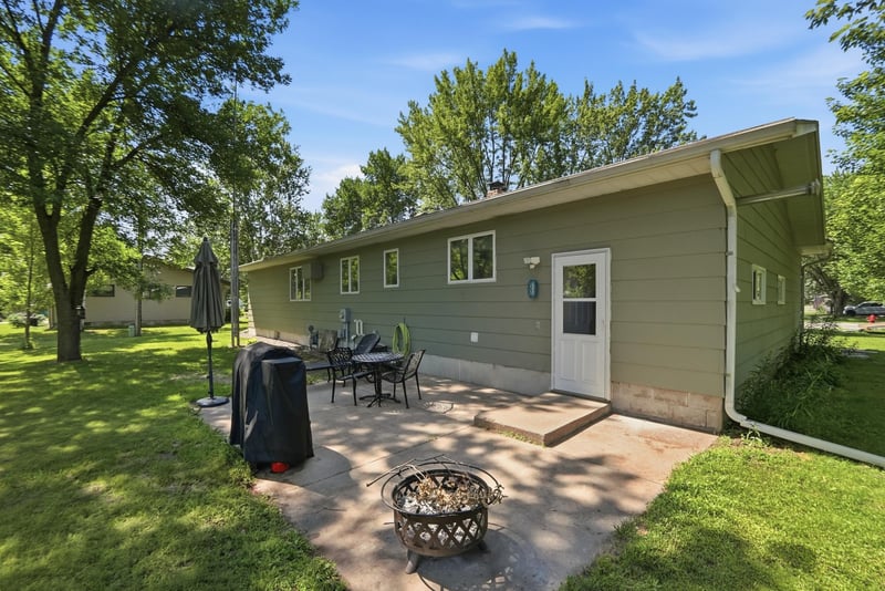 312 S Driftwood St, Royalton, MN 56373