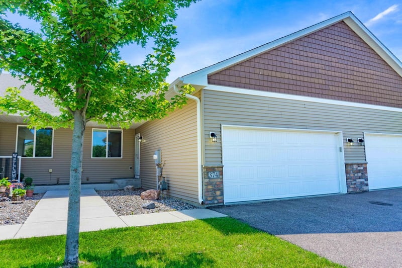 374 Meadow Ln, Young America, MN 55397