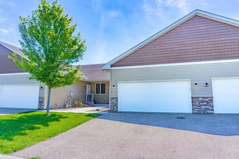 374 Meadow Ln, Young America, MN 55397