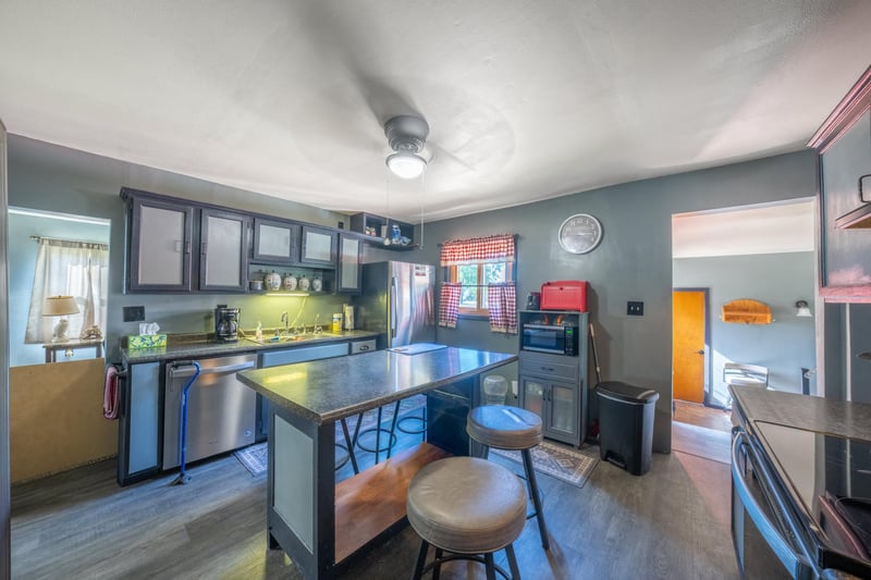 610 N 4th St, Le Sueur, MN 56058
