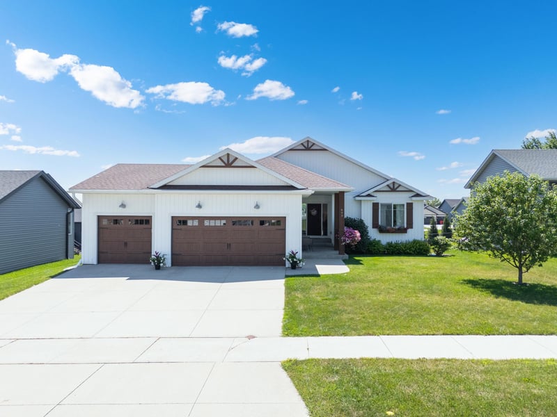 893 Towne Dr NE, Byron, MN 55920