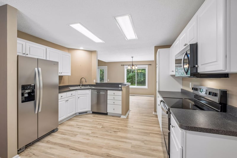 15003 Windemere Ln, Burnsville, MN 55306