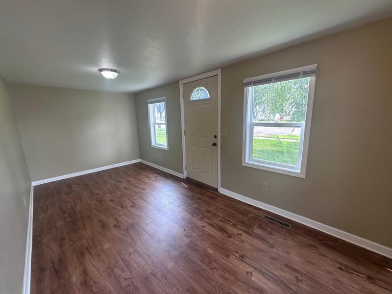 2103 3rd Ave NE, Austin, MN 55912