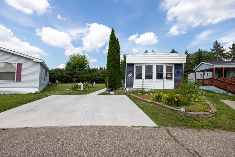 2713 Benlana Ct, Maplewood, MN 55119