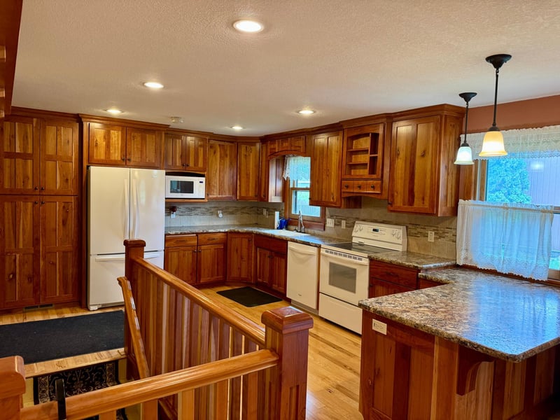 126 S 1st St, Bird Island, MN 55310