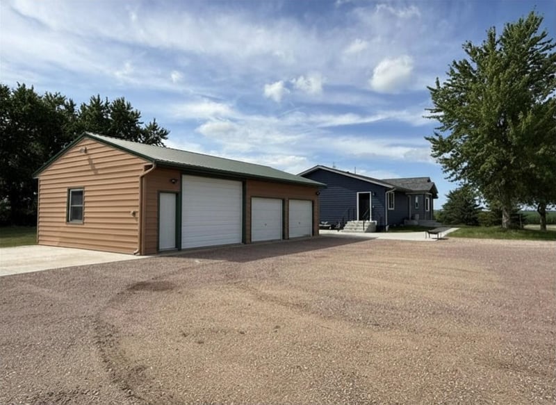 48437 County Road 28, Windom, MN 56101