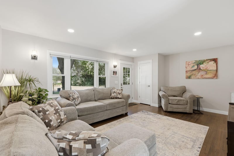 340 Ranchview Ln N, Plymouth, MN 55447