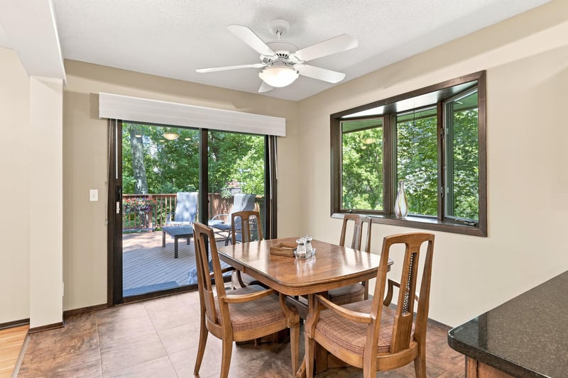 12808 Woodview Ln, Burnsville, MN 55337
