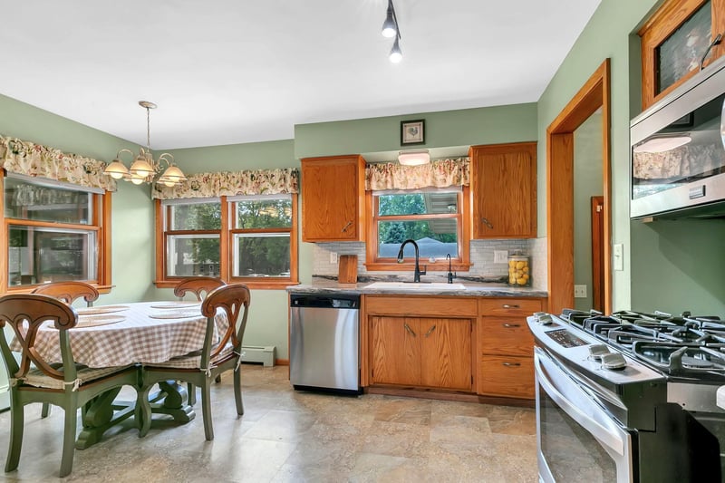 415 4th St N, Sauk Rapids, MN 56379