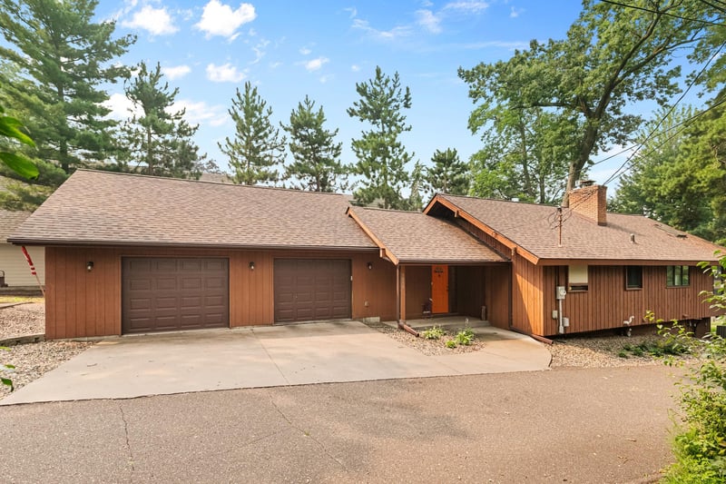 5059 Alameda St, Shoreview, MN 55126