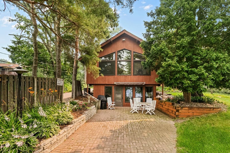 5059 Alameda St, Shoreview, MN 55126