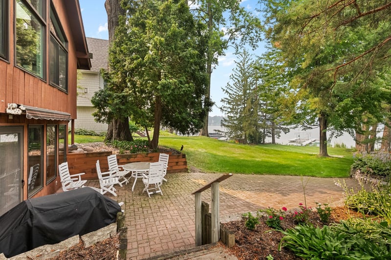 5059 Alameda St, Shoreview, MN 55126