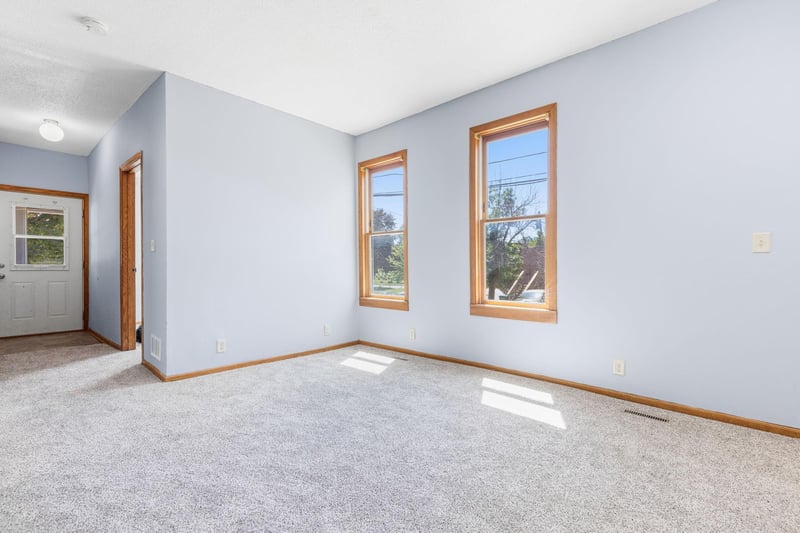 979 Victoria St N, Saint Paul, MN 55103