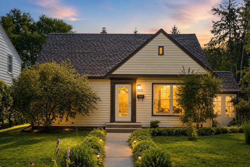960 Hall Ave, West Saint Paul, MN 55118