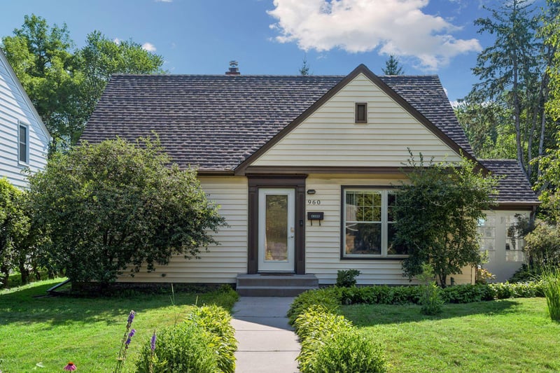 960 Hall Ave, West Saint Paul, MN 55118
