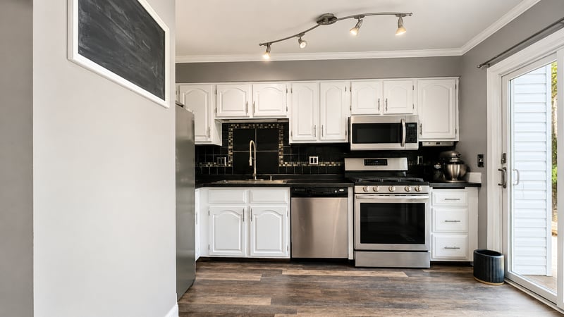 2192 Tower Ct, Woodbury, MN 55125