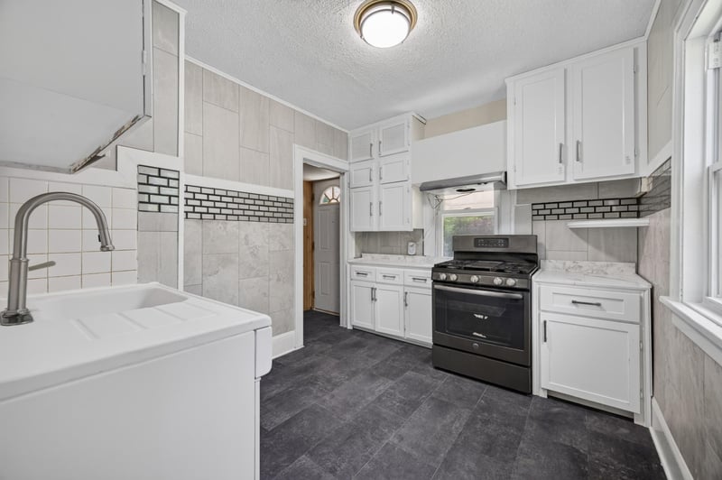 1227 Arkwright St, Saint Paul, MN 55130