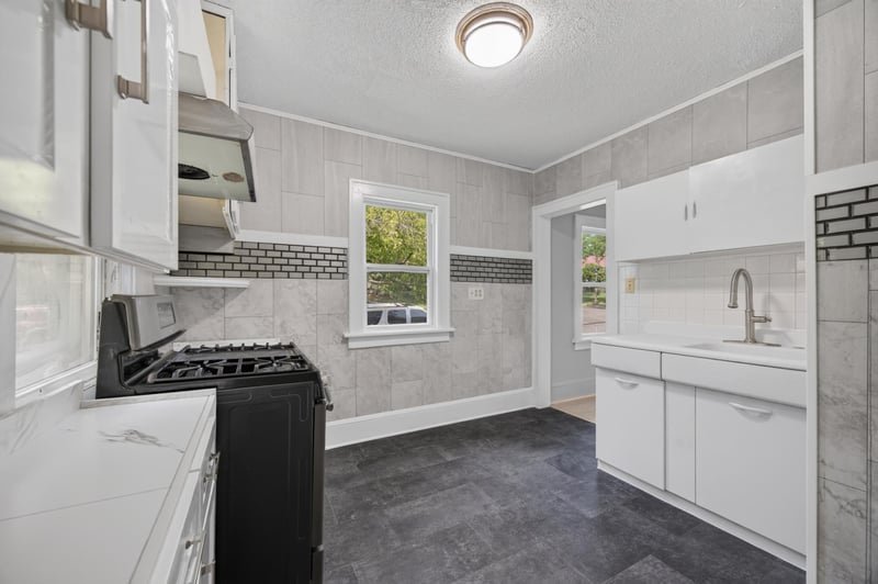 1227 Arkwright St, Saint Paul, MN 55130